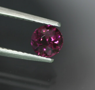 Screenshot 2022-03-30 at 21-03-05 0.99 ct. North Carolina Rhodolite - The Gem Trader Rare Gems...png