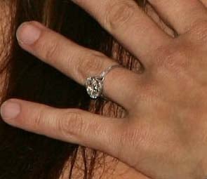 kate-walsh-engagement-ring-08small.jpg