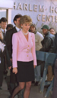 princess-diana-wears-pink-jacket-black-skirt-21882513.jpg