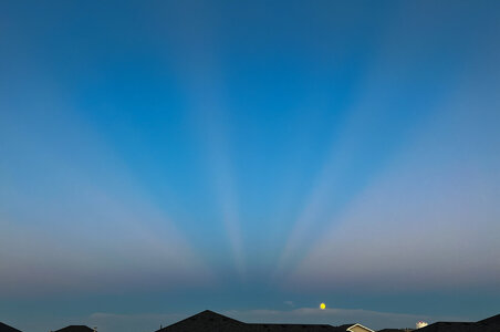 Rays-Supermoon.jpg