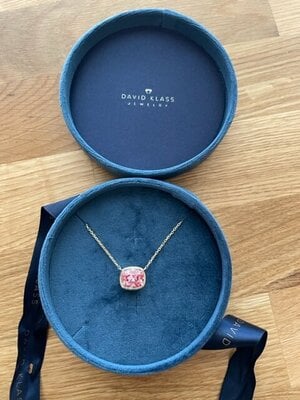 pink pendant3.jpg