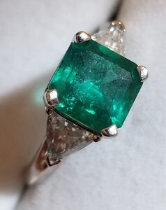 emeraldtrilogyring.jpeg