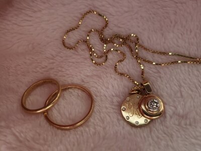 Wedding rings and pendant_1.jpg