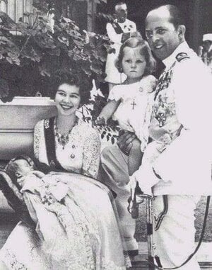 a781c1eccf761f4751dee1466e102caa--prince-paul-greek-royal-family.jpg