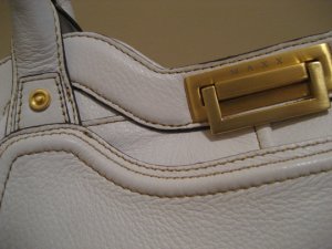 whiteUPclosepurse.jpg