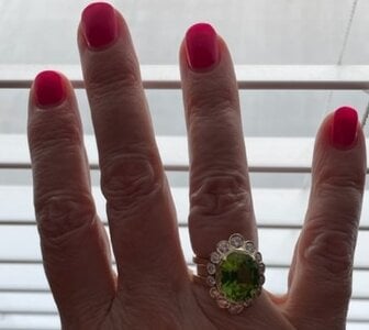 peridot ring1.jpg