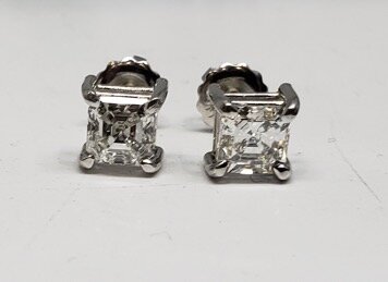 Asscher studs.jpg