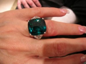 Leviev 30 c emerald 1a.jpg