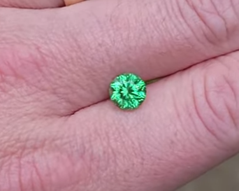 Tsavorite Garnet 2.53ct 7.57 x 7.57mm.png