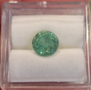 Tsavorite Garnet 01a.jpg