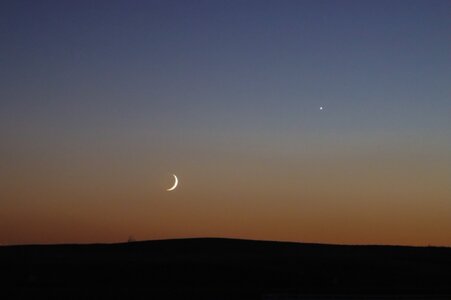 Moon and Venus Oct 5.jpeg