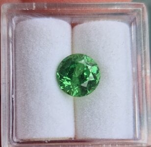 Tsavorite Garnet 03a.jpg