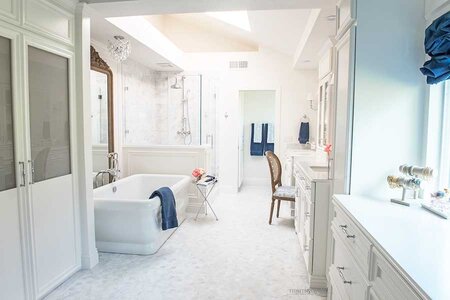 TidbitsTwine-Blue-and-White-Master-Bathroom-4.jpg