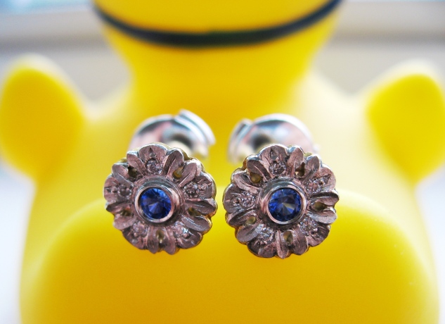 Chased flower earrings