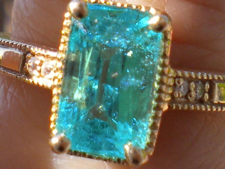 Cuprian Emerald in Sun