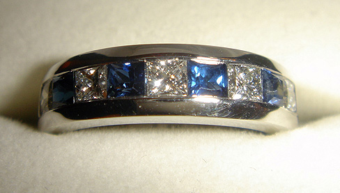 Diamond Sapphire E-Ring