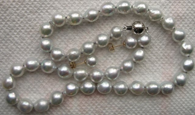 Silver-Blue Akoya Necklace from Pearl Paradise : Pearls • Diamond ...