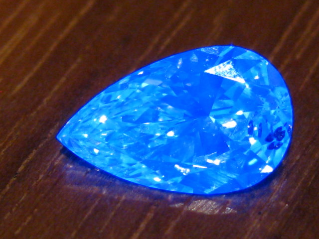 Diamond%20Pear%20Fluorescence_1.JPG