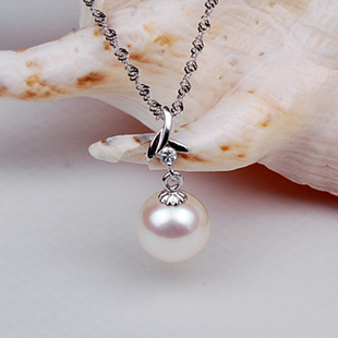 pearlpendant2010.jpg