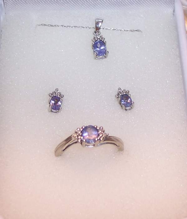 tanzanite%20set%201.JPG